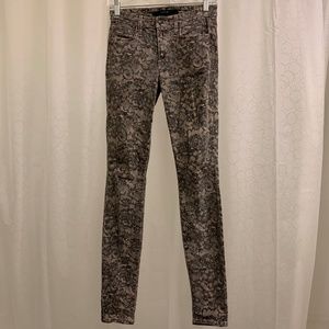 Joe’s Jeans w/ Black Chantilly Lace Print 25/0